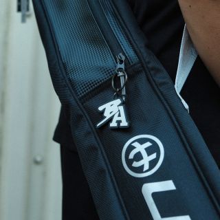 🆕 MÁME TU NOVINKU! Přívěsek kterým můžete vyšperkovat vak na florbalky, batoh nebo třeba tvoje klíče 🫵 Koukni na e-shop,...